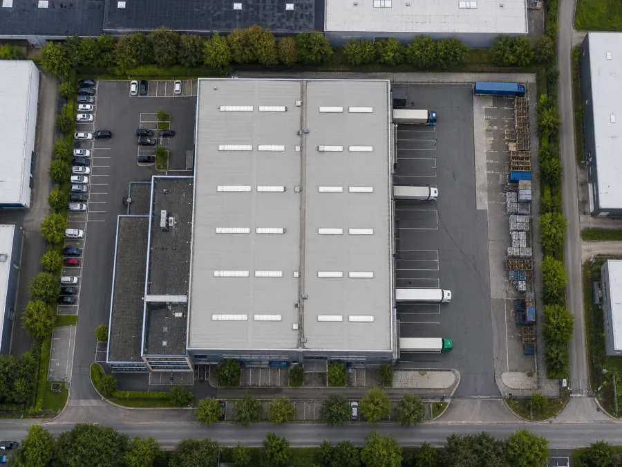 Topdown-&Uuml;bersicht eines Gewerbestandorts